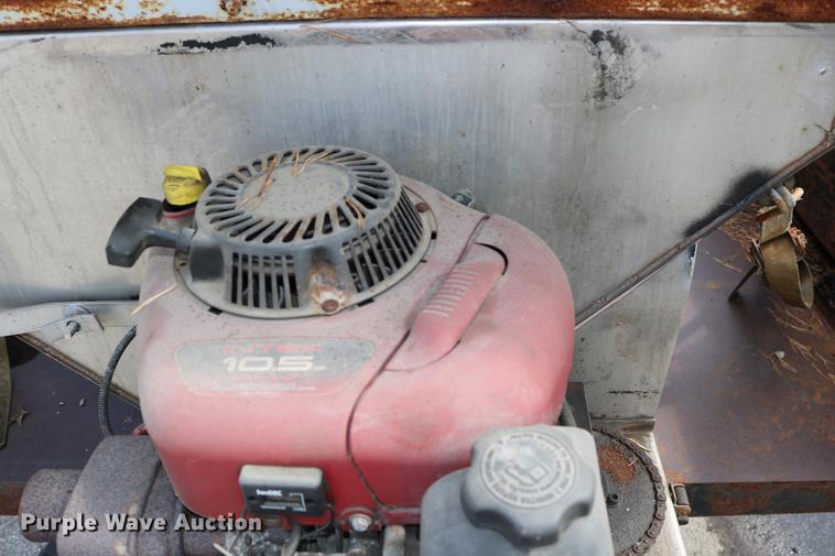 image for item DD0107 2002 Ford F350 Super Duty dump bed pickup truck