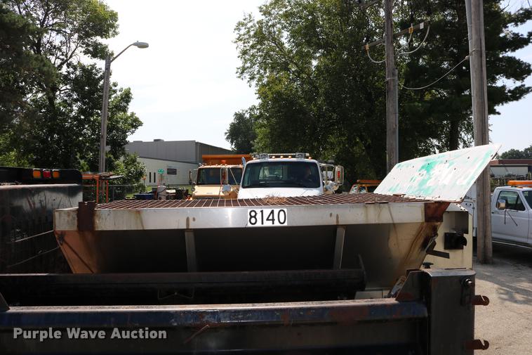 image for item DD0107 2002 Ford F350 Super Duty dump bed pickup truck