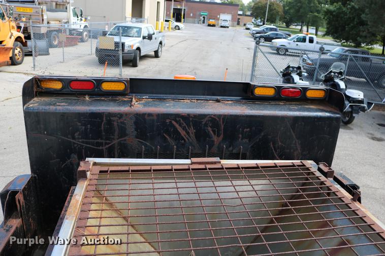 image for item DD0107 2002 Ford F350 Super Duty dump bed pickup truck