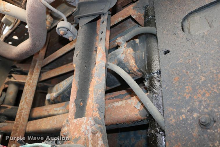 image for item DD0107 2002 Ford F350 Super Duty dump bed pickup truck