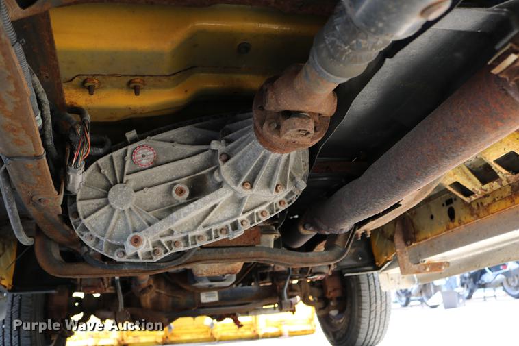 image for item DD0107 2002 Ford F350 Super Duty dump bed pickup truck