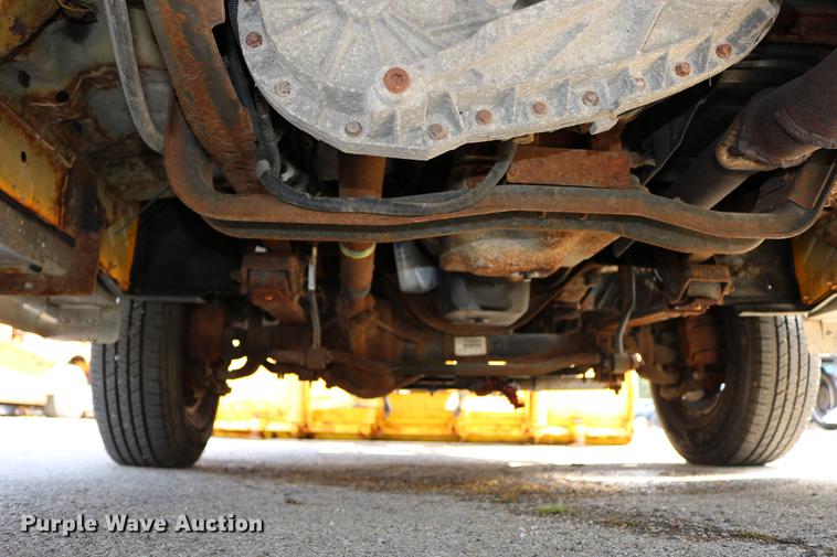 image for item DD0107 2002 Ford F350 Super Duty dump bed pickup truck