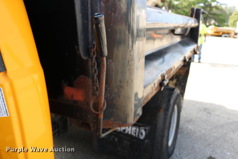 image for item DD0107 2002 Ford F350 Super Duty dump bed pickup truck