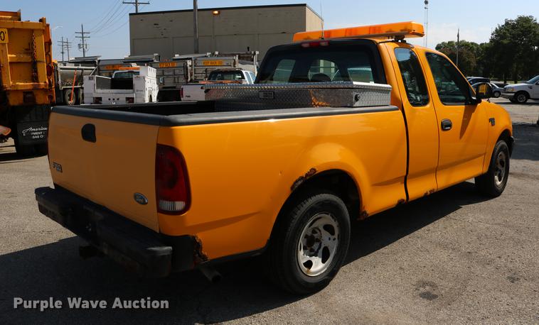 image for item DD0110 2002 Ford F150 SuperCab pickup truck