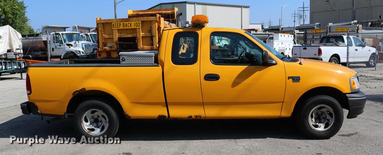 image for item DD0110 2002 Ford F150 SuperCab pickup truck