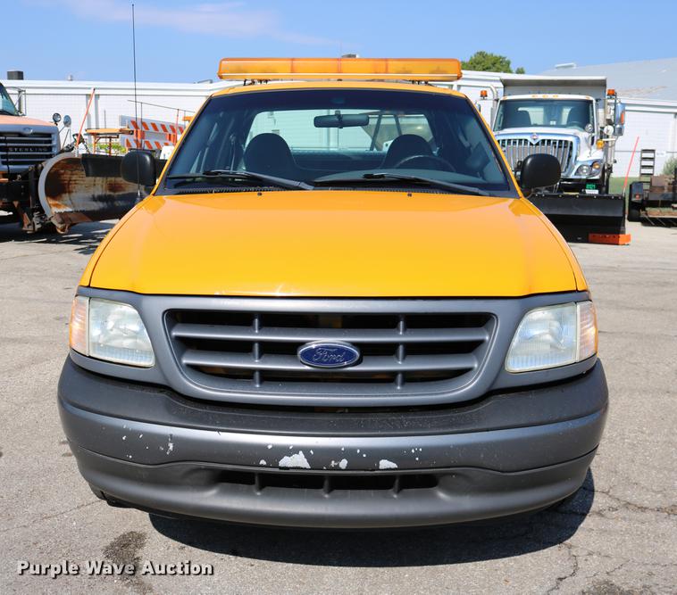 image for item DD0110 2002 Ford F150 SuperCab pickup truck