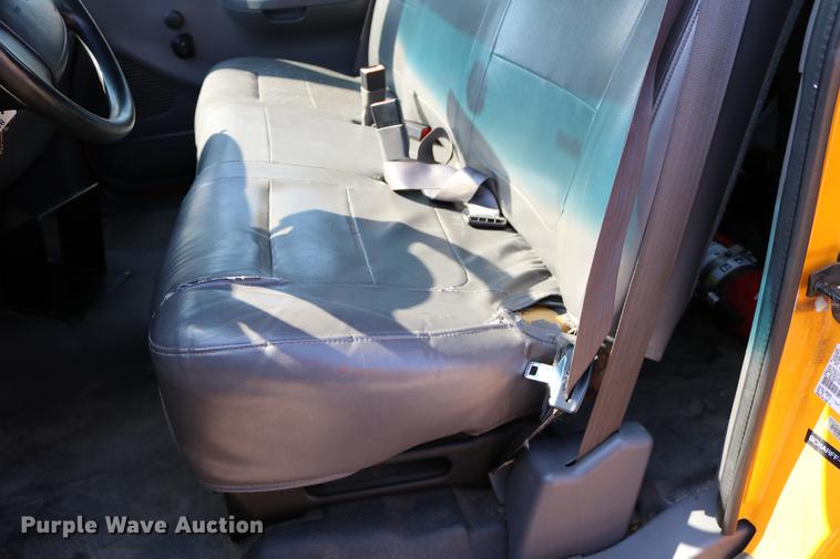 image for item DD0110 2002 Ford F150 SuperCab pickup truck