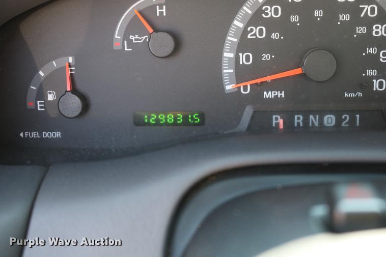 image for item DD0110 2002 Ford F150 SuperCab pickup truck