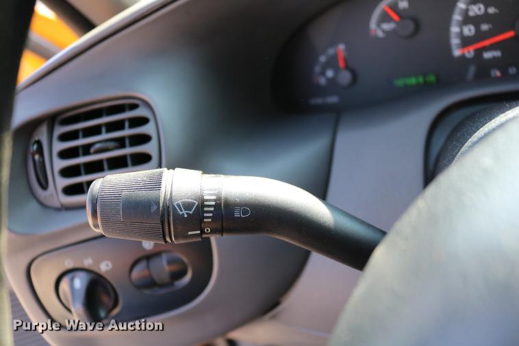 image for item DD0110 2002 Ford F150 SuperCab pickup truck