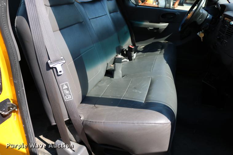 image for item DD0110 2002 Ford F150 SuperCab pickup truck