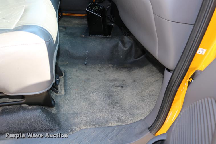 image for item DD0110 2002 Ford F150 SuperCab pickup truck