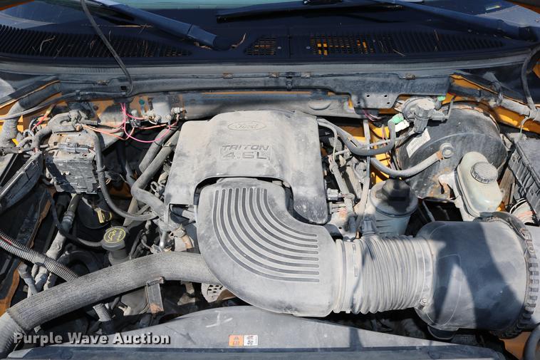 image for item DD0110 2002 Ford F150 SuperCab pickup truck