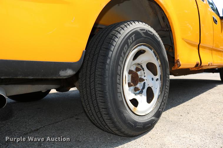 image for item DD0110 2002 Ford F150 SuperCab pickup truck