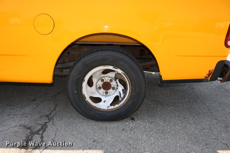 image for item DD0110 2002 Ford F150 SuperCab pickup truck