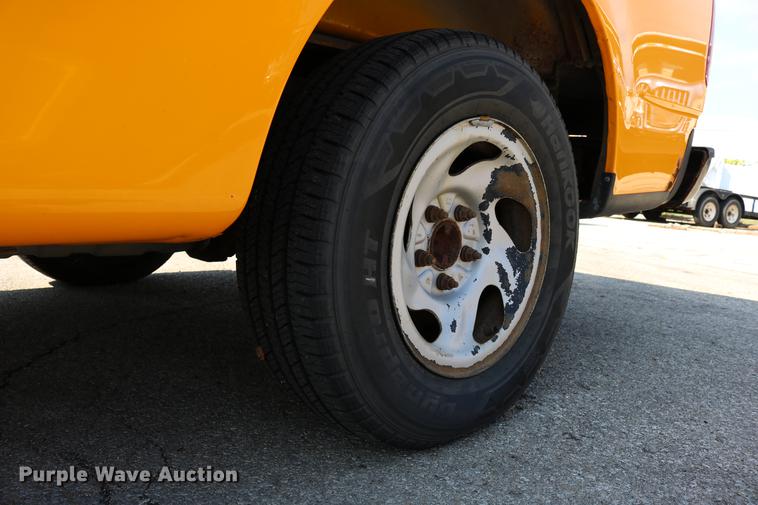 image for item DD0110 2002 Ford F150 SuperCab pickup truck