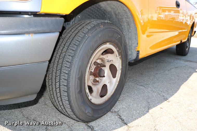 image for item DD0110 2002 Ford F150 SuperCab pickup truck