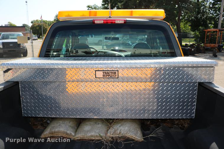 image for item DD0110 2002 Ford F150 SuperCab pickup truck