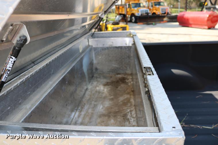 image for item DD0110 2002 Ford F150 SuperCab pickup truck