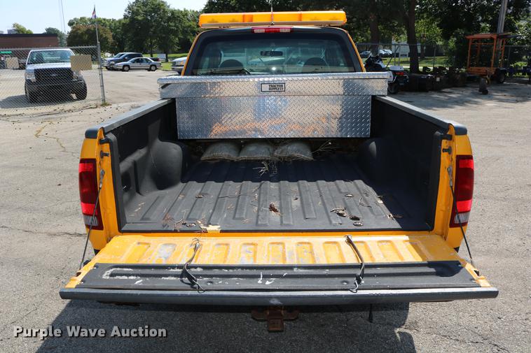 image for item DD0110 2002 Ford F150 SuperCab pickup truck