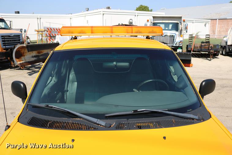 image for item DD0110 2002 Ford F150 SuperCab pickup truck