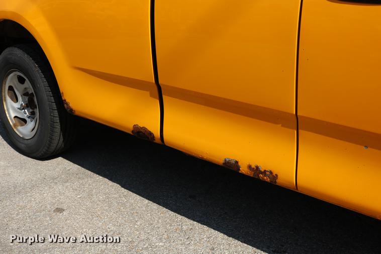 image for item DD0110 2002 Ford F150 SuperCab pickup truck