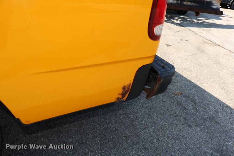 image for item DD0110 2002 Ford F150 SuperCab pickup truck