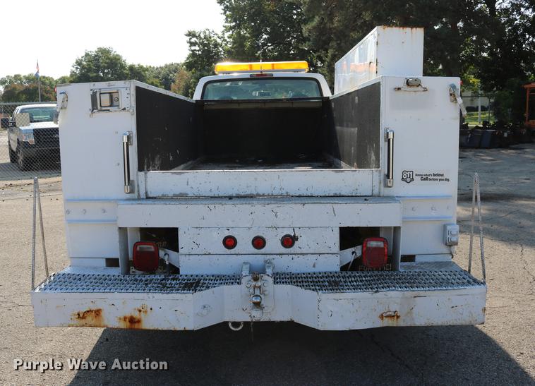 image for item DD0111 1996 Ford F450 Super Duty utility truck