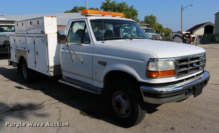 image for item DD0111 1996 Ford F450 Super Duty utility truck