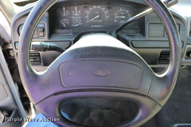 image for item DD0111 1996 Ford F450 Super Duty utility truck