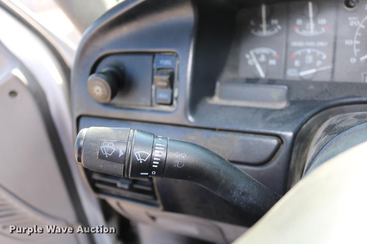 image for item DD0111 1996 Ford F450 Super Duty utility truck