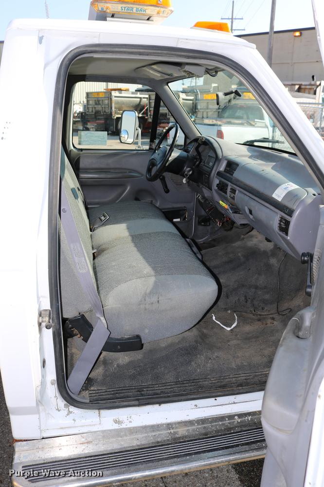 image for item DD0111 1996 Ford F450 Super Duty utility truck