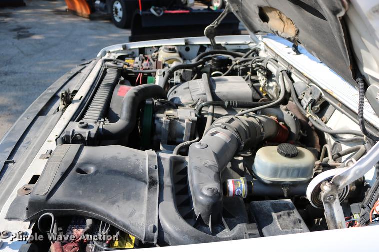 image for item DD0111 1996 Ford F450 Super Duty utility truck