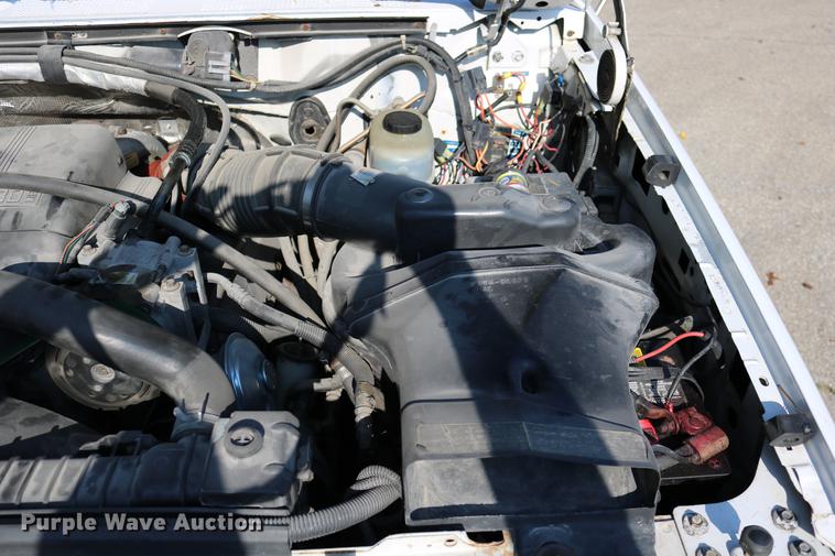 image for item DD0111 1996 Ford F450 Super Duty utility truck