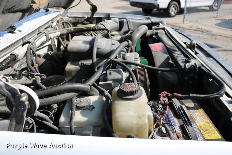 image for item DD0111 1996 Ford F450 Super Duty utility truck