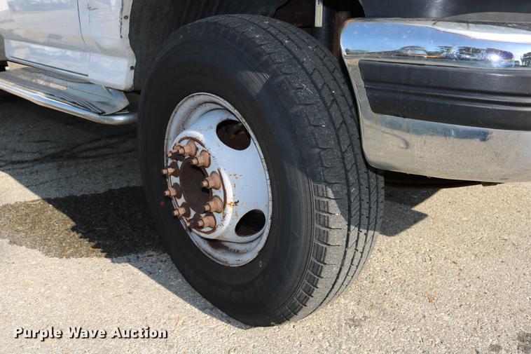 image for item DD0111 1996 Ford F450 Super Duty utility truck