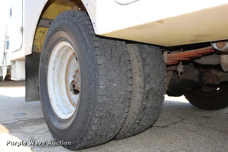 image for item DD0111 1996 Ford F450 Super Duty utility truck