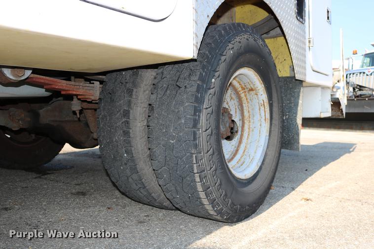 image for item DD0111 1996 Ford F450 Super Duty utility truck