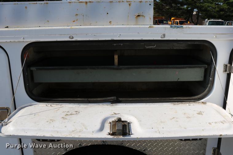 image for item DD0111 1996 Ford F450 Super Duty utility truck