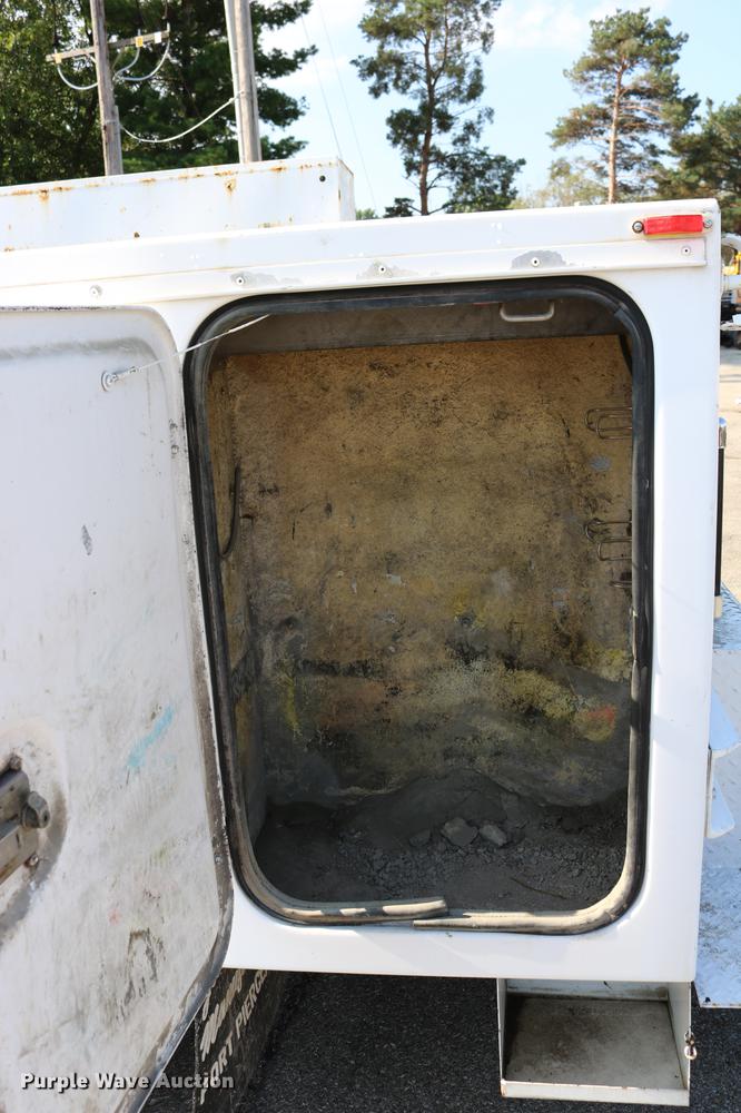 image for item DD0111 1996 Ford F450 Super Duty utility truck