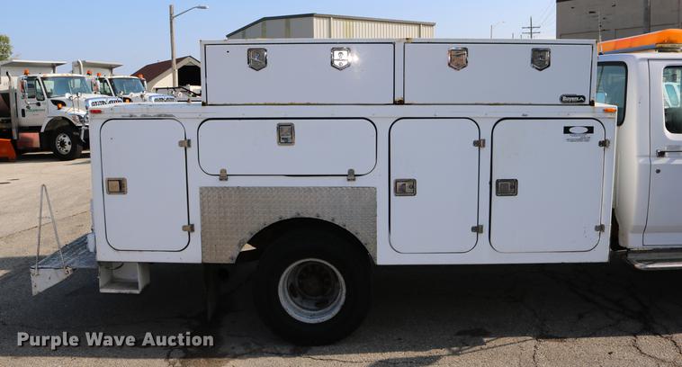 image for item DD0111 1996 Ford F450 Super Duty utility truck