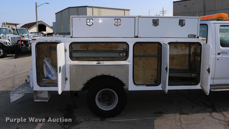 image for item DD0111 1996 Ford F450 Super Duty utility truck