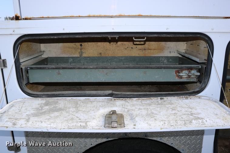 image for item DD0111 1996 Ford F450 Super Duty utility truck