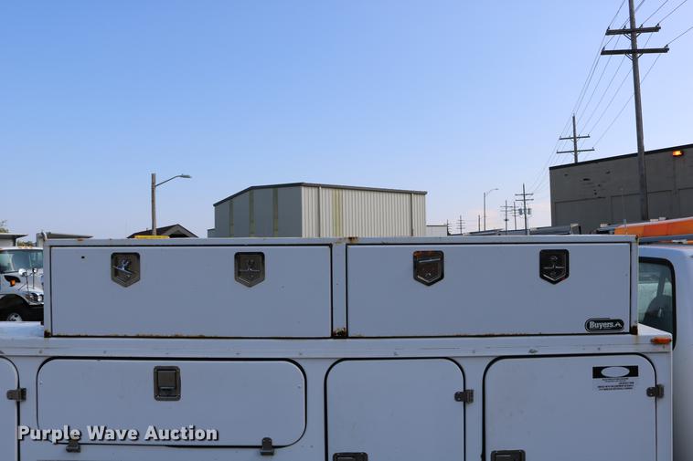 image for item DD0111 1996 Ford F450 Super Duty utility truck