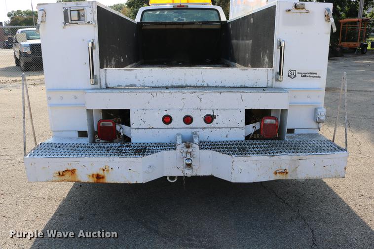 image for item DD0111 1996 Ford F450 Super Duty utility truck