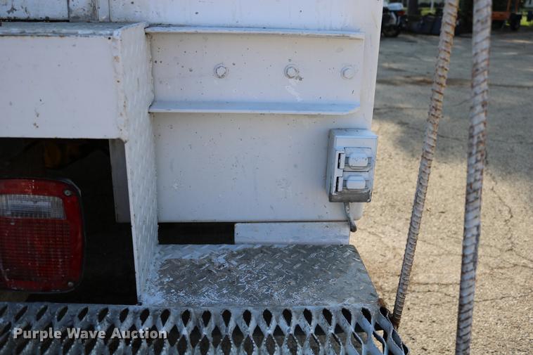 image for item DD0111 1996 Ford F450 Super Duty utility truck