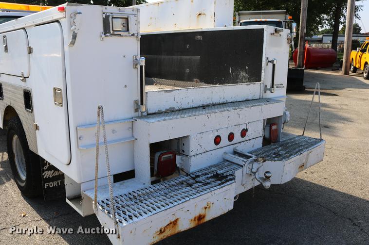 image for item DD0111 1996 Ford F450 Super Duty utility truck