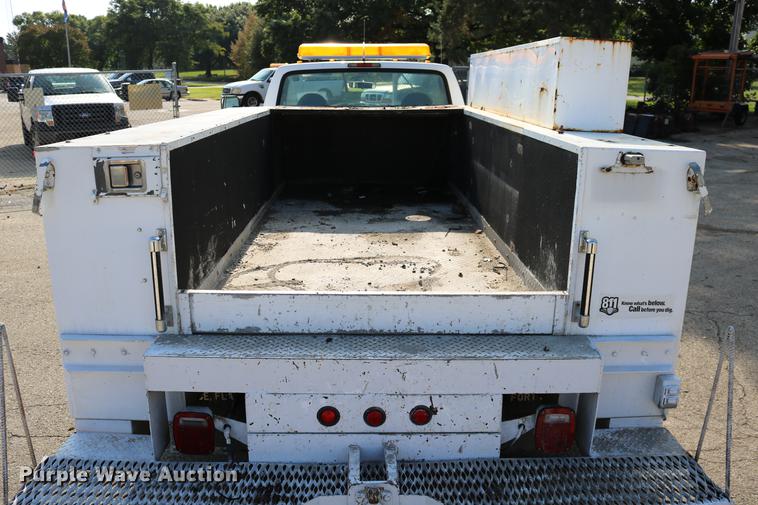 image for item DD0111 1996 Ford F450 Super Duty utility truck