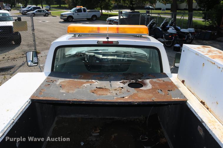 image for item DD0111 1996 Ford F450 Super Duty utility truck