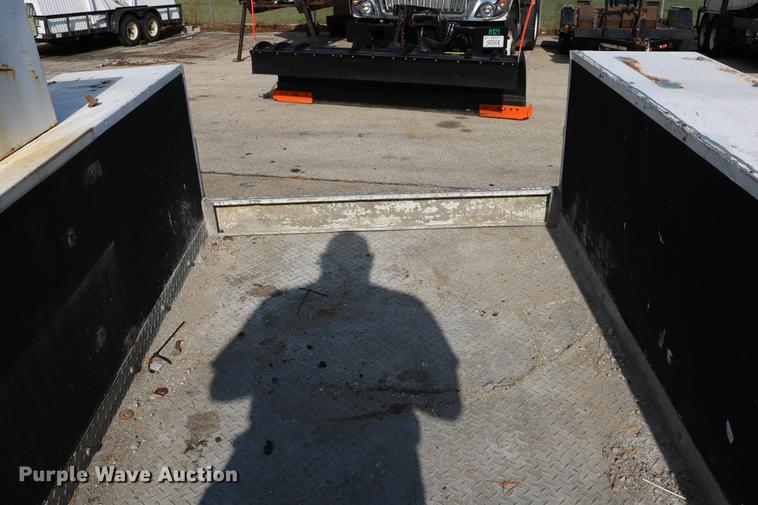 image for item DD0111 1996 Ford F450 Super Duty utility truck