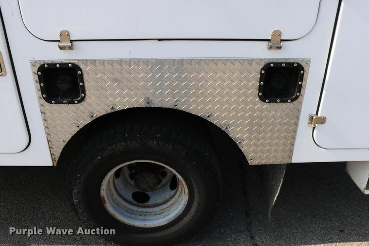 image for item DD0111 1996 Ford F450 Super Duty utility truck